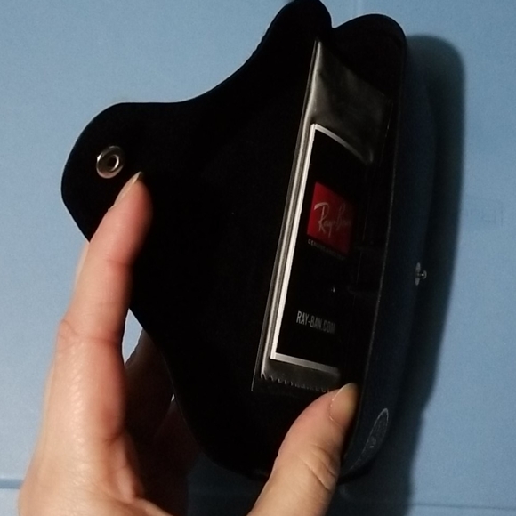 rayban case - Picture 2 of 5